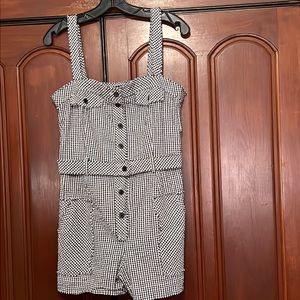 Forever 21 Cute Button Down Romper With Belt And Multiple Pockets Size Large